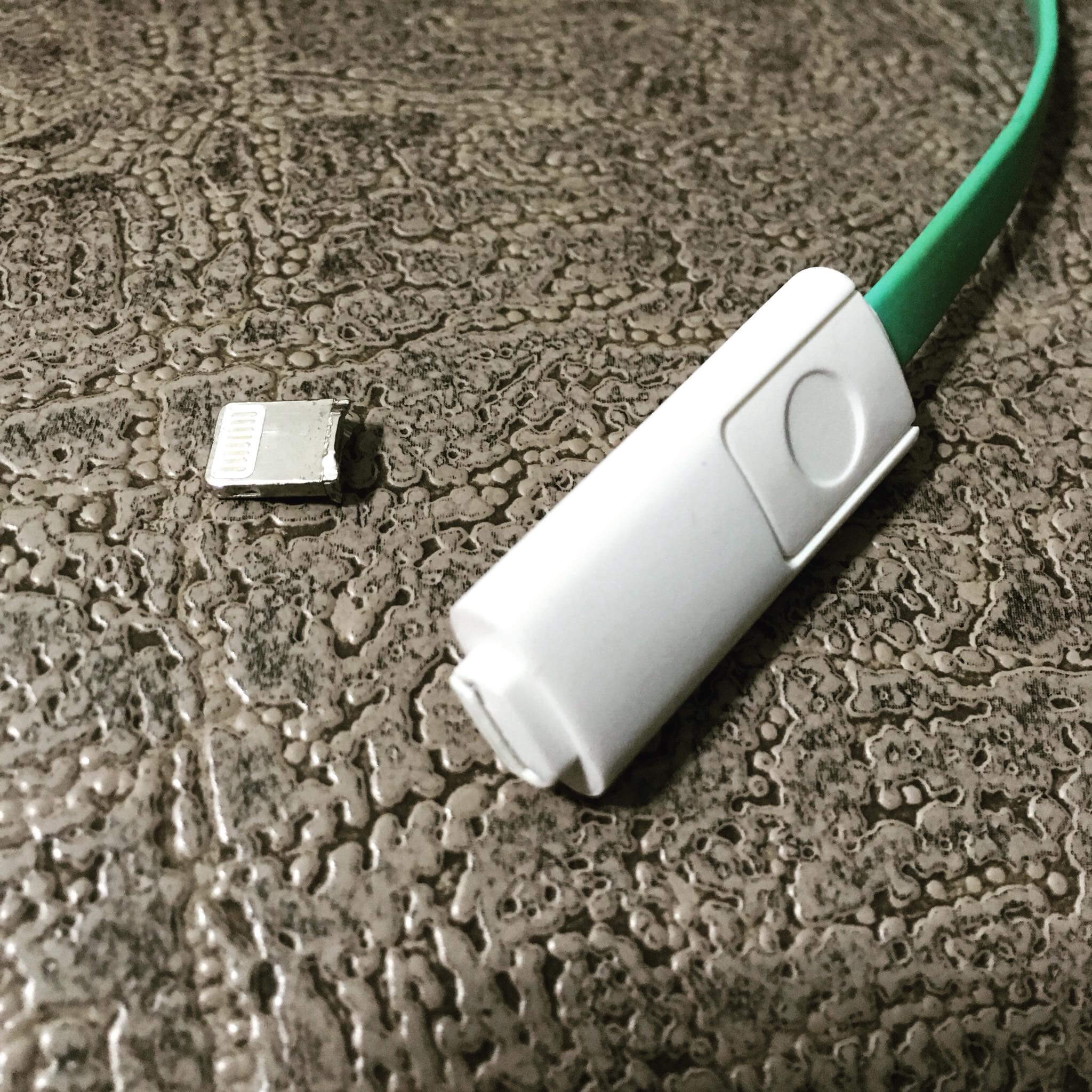 壞掉的iphone傳輸線