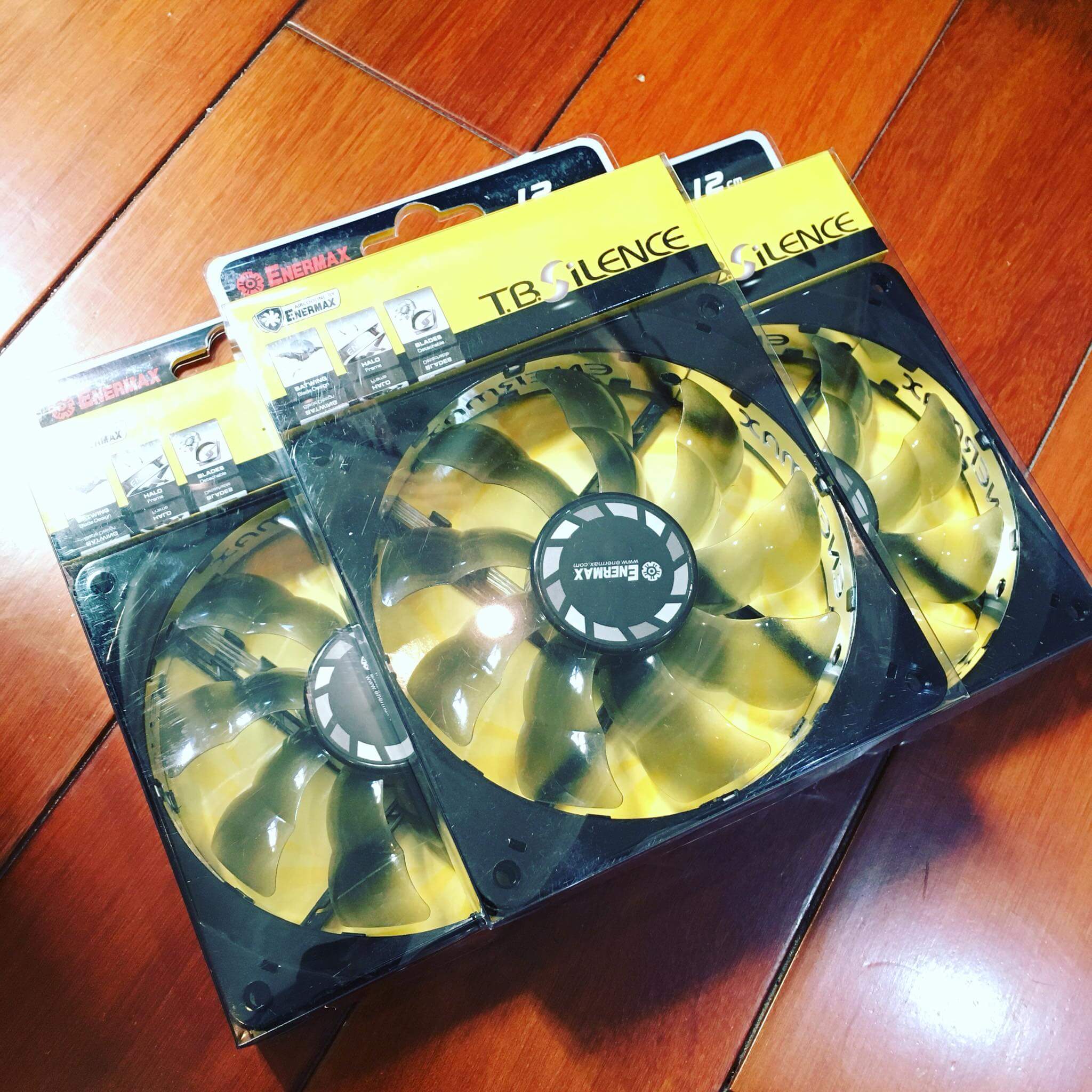 12cm電腦風扇Enermax保銳-靜蝠定速風扇UCTB12