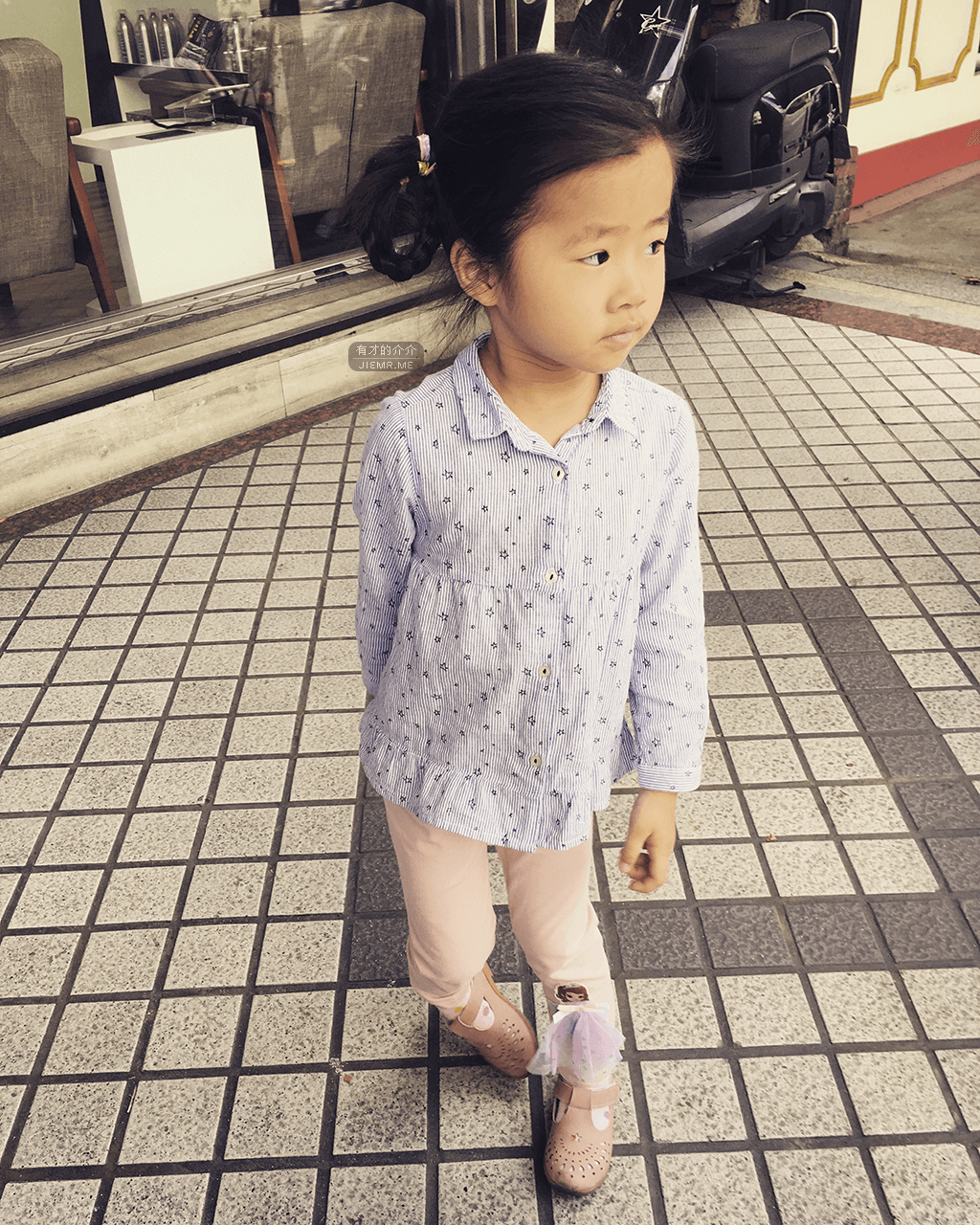 小香瓜跳舞前定裝