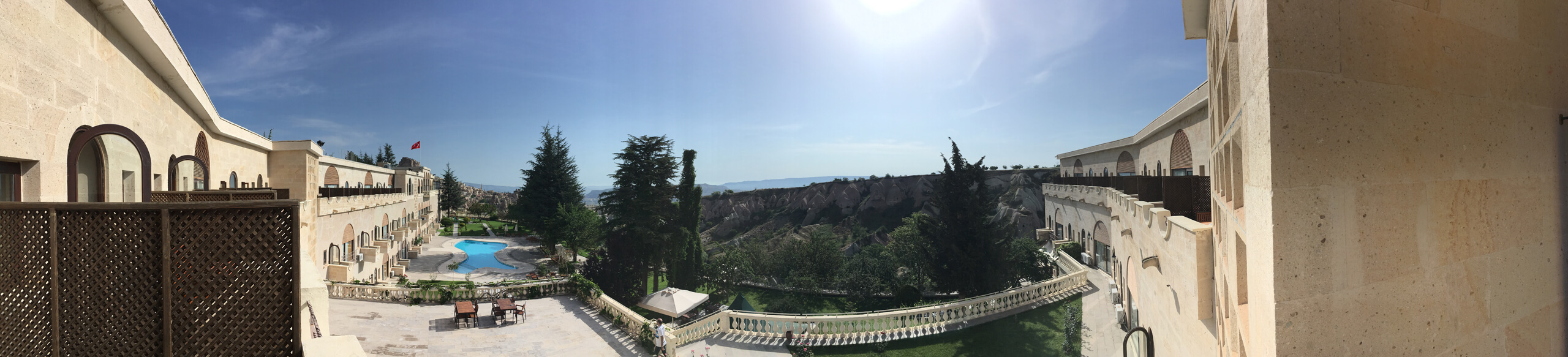 土而其偽山頂洞穴人群走光圖