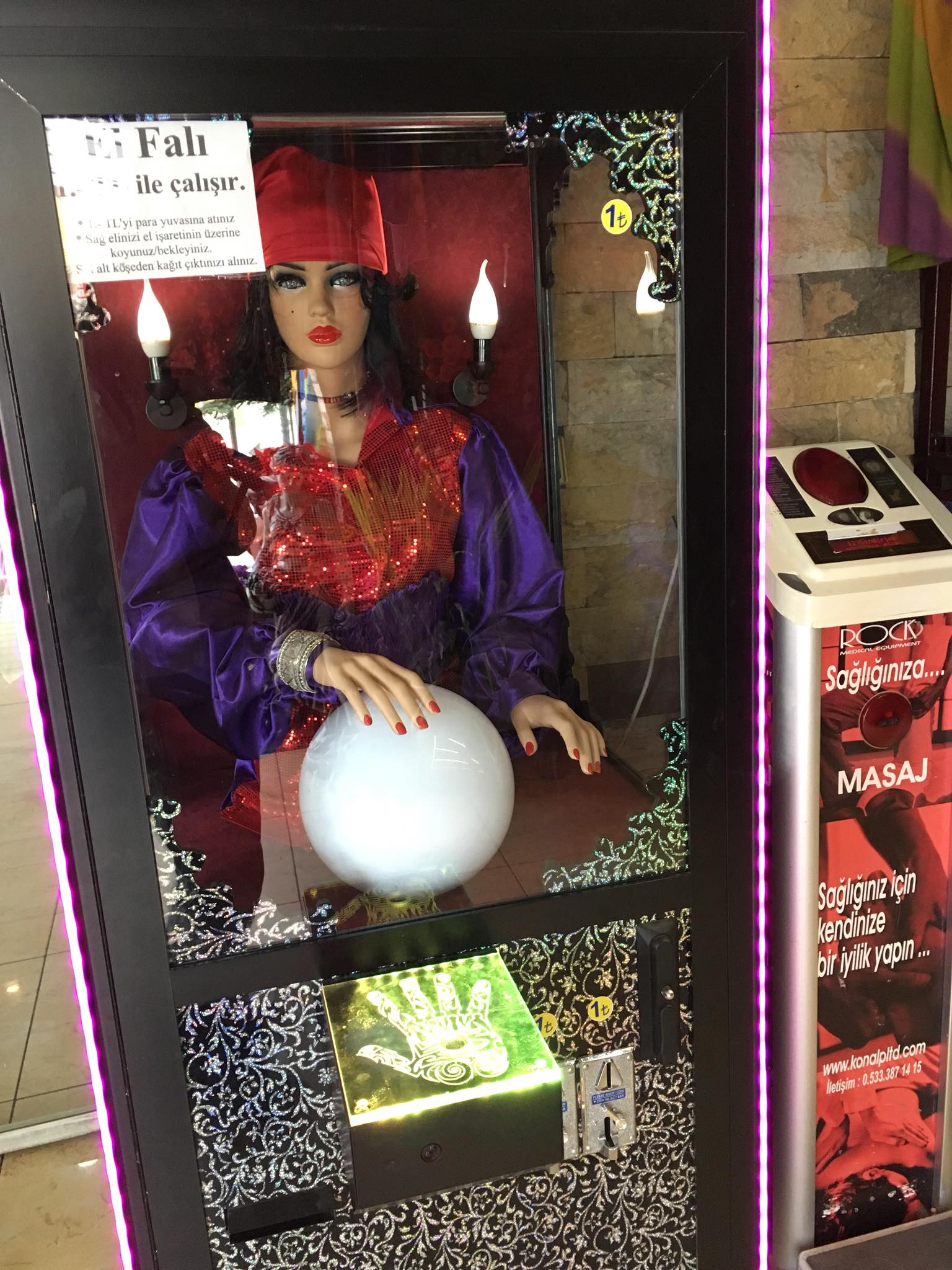 土而其吉普賽女郎送公文