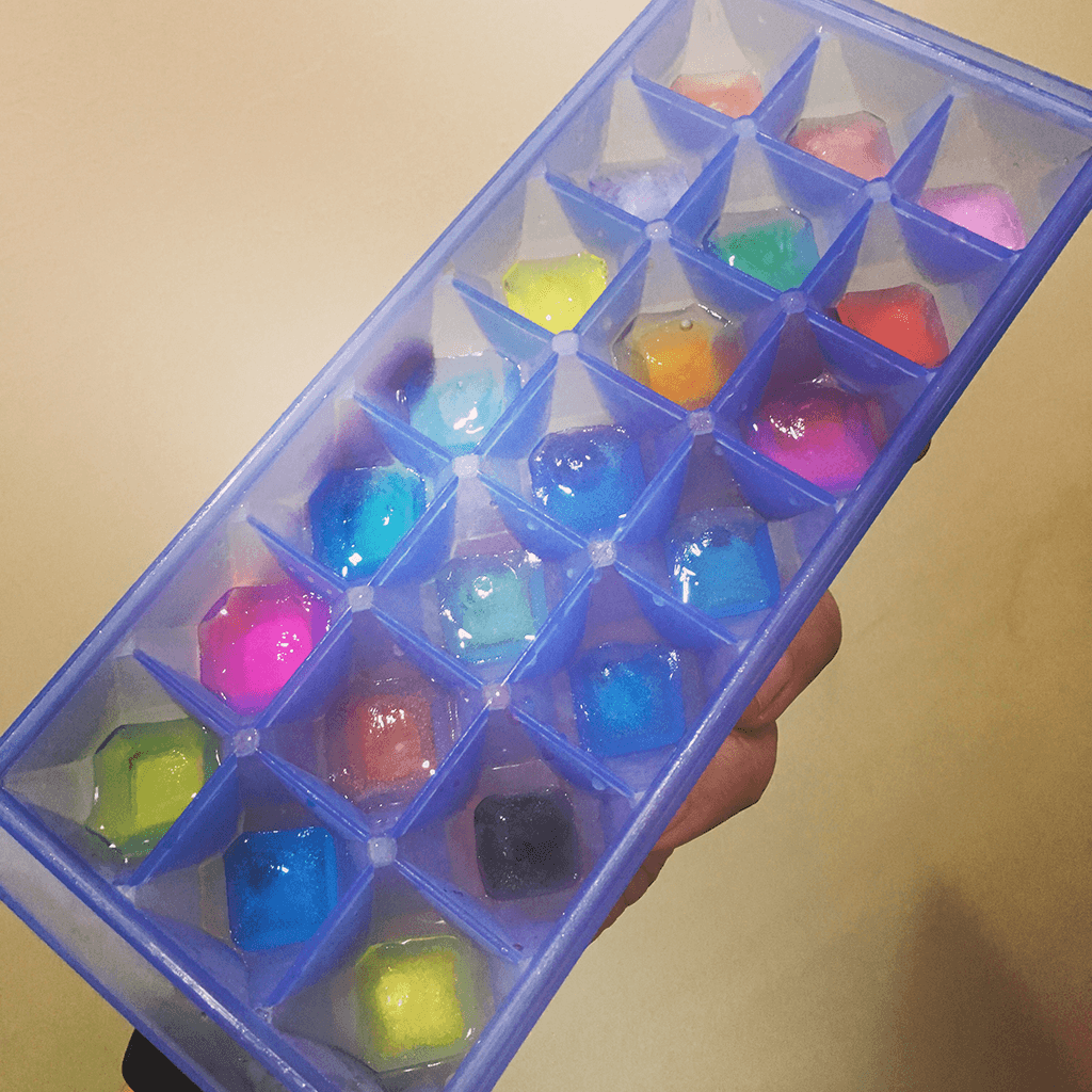 小香瓜玩具玩彩色冰塊