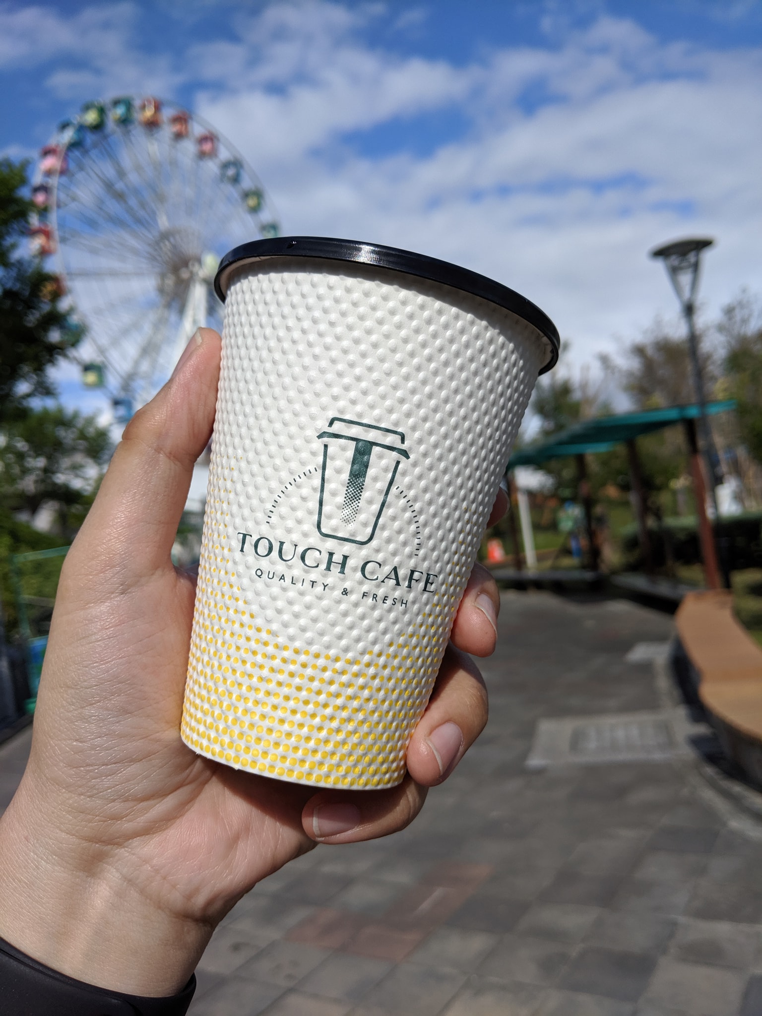 TOUCH CAFE 無人自動機器人咖啡機販賣機 隆美麥國際冰拿鐵